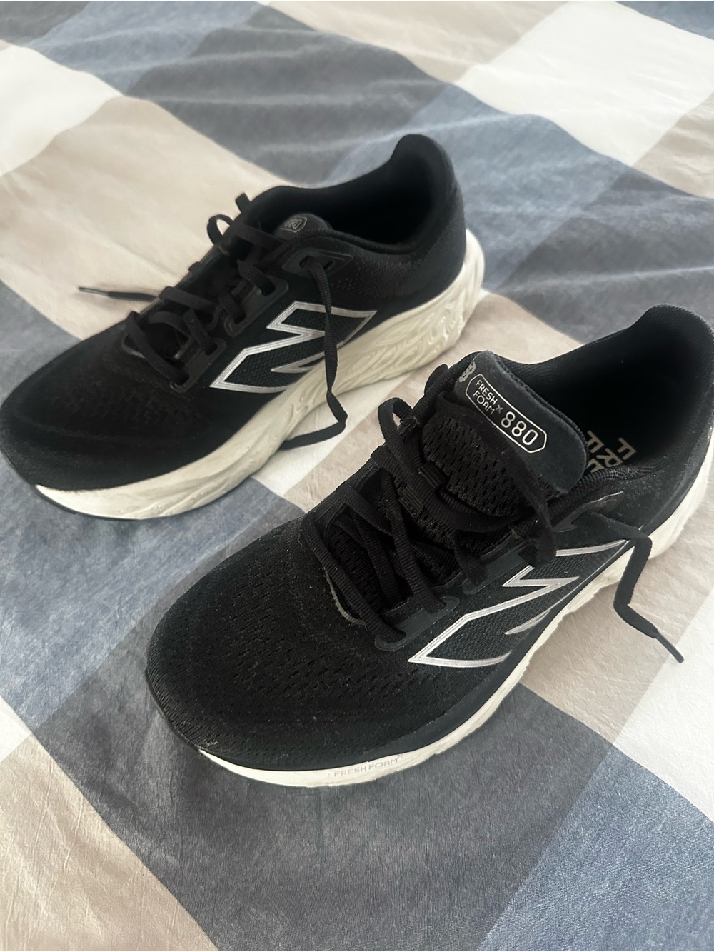 New Balance Women's Black & White Athletic Running Shoes
